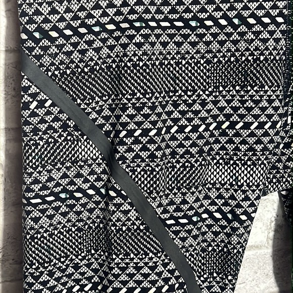 Nike Dri-Fit Capri Leggings Women’s Size S Front&Back Reflector Strips‎ - Picture 3 of 8